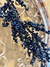 Load image into Gallery viewer, Berry Garland 58" Blue