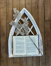 Load image into Gallery viewer, Beaded LVS w/ Pearl Spray 27" Champagne